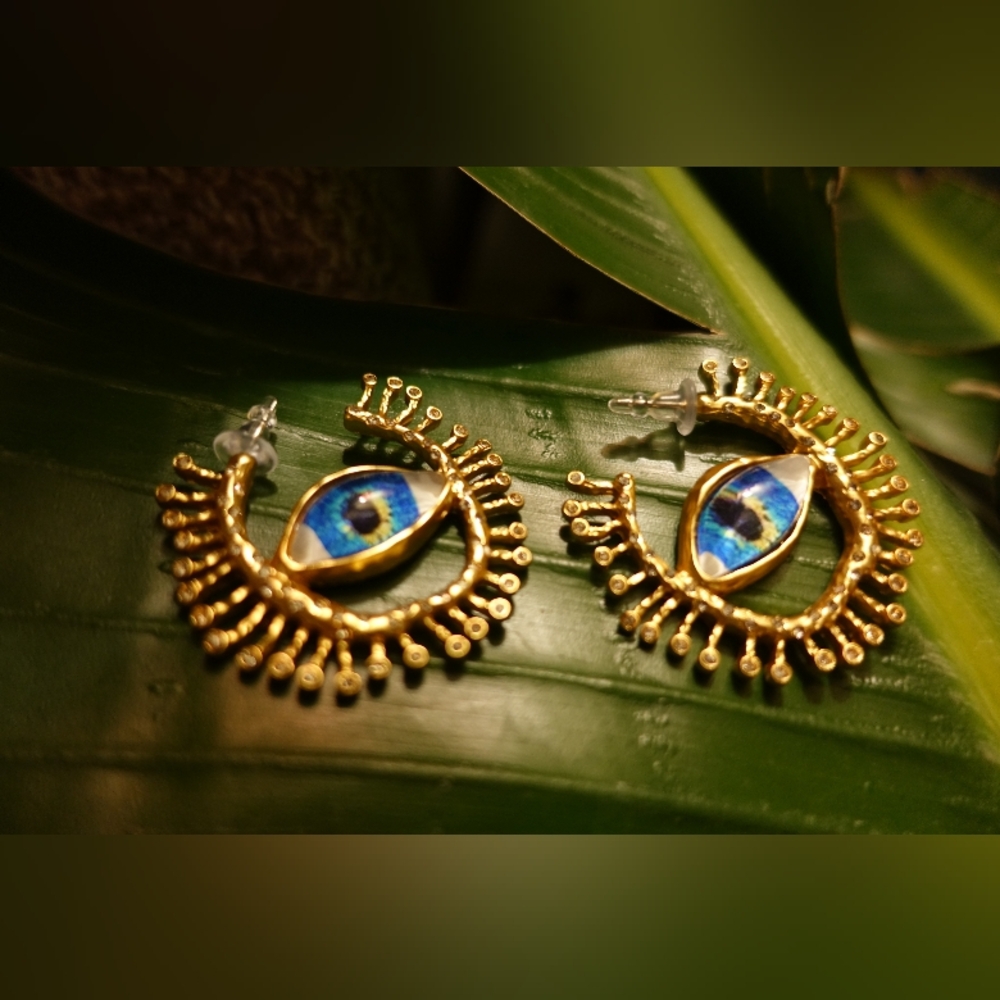 🆕️ Schiaparelli Genuine Gold and Blue Eye Motif Earrings NWOT - Picture 3 of 13